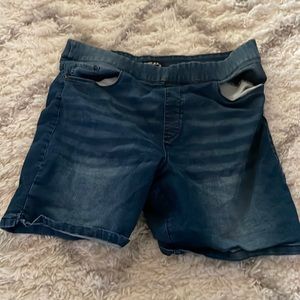 DNKY jean shorts size XL